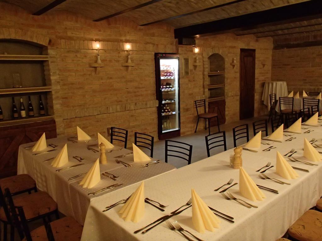 Kastelykert Fogado Hotel Szeged Bilik gambar