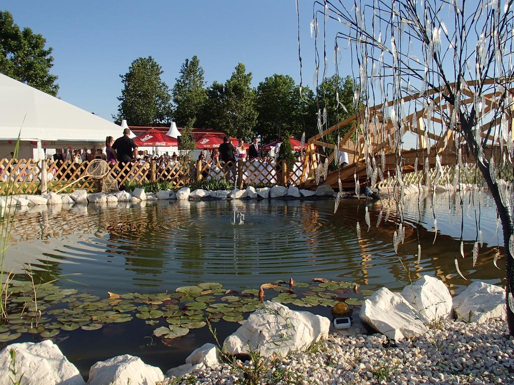 Kastelykert Fogado Hotel Szeged Bilik gambar