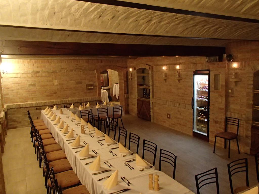 Kastelykert Fogado Hotel Szeged Luaran gambar
